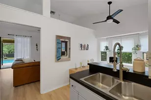 6104 Nicole Dr, Sarasota, FL 34243 - Photo 18