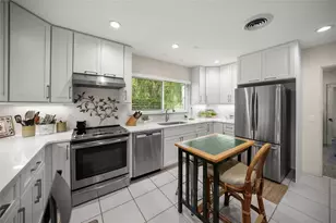 1820 Stanford Ln, Sarasota, FL 34231 - Photo 10