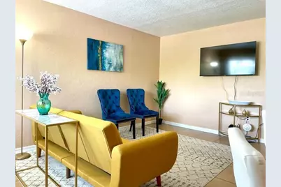 2050 Arlington St #106, Sarasota, FL 34239 - Photo 4