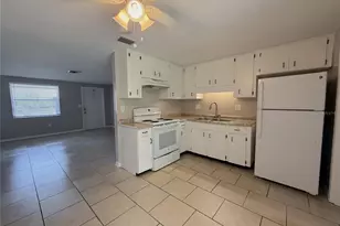 536 Briarwood Rd, Venice, FL 34293 - Photo 4