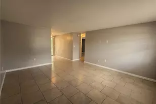 536 Briarwood Rd, Venice, FL 34293 - Photo 2