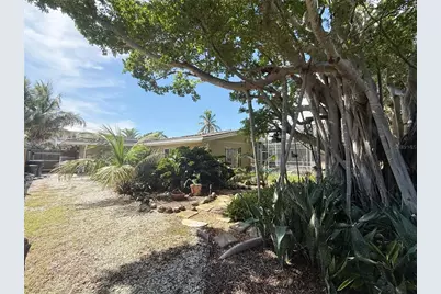 5541 Cape Aqua Drive, Sarasota, FL 34242 - Photo 18