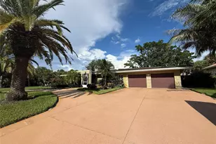 5541 Cape Aqua Dr, Sarasota, FL 34242 - Photo 8