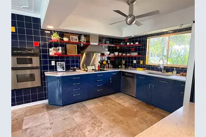 5541 Cape Aqua Drive, Sarasota, FL 34242 - Photo 4