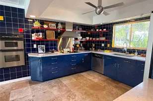 5541 Cape Aqua Dr, Sarasota, FL 34242 - Photo 4