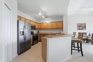 8325 38th St Cir E, Sarasota, FL 34243 - Photo 14