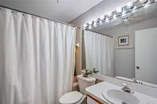 4481 Ascot Cir N, Sarasota, FL 34235 - Photo 10