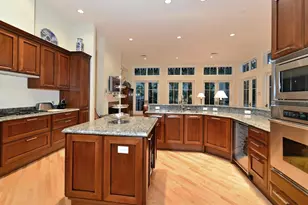 1080 Seagrove Ln, Sarasota, FL 34242 - Photo 18