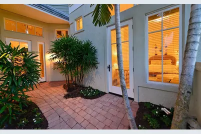 1080 Seagrove Lane #CH2, Sarasota, FL 34242 - Photo 2