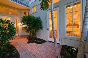 1080 Seagrove Ln, Sarasota, FL 34242 - Photo 2