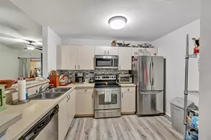 15441 Bellamar Cir, Fort Myers, FL 33908 - Photo 6