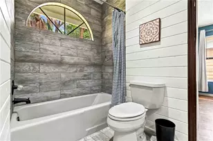 902 Drakeswood Ct, Sarasota, FL 34232 - Photo 18