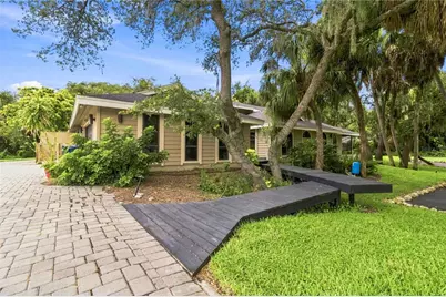 902 Drakeswood Court, Sarasota, FL 34232 - Photo 2