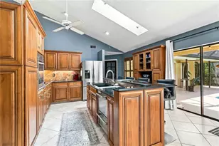 902 Drakeswood Ct, Sarasota, FL 34232 - Photo 16