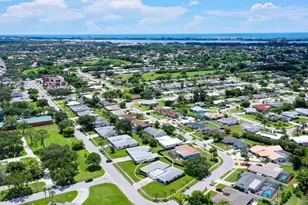 6906 Curtiss Ave, Sarasota, FL 34231 - Photo 4