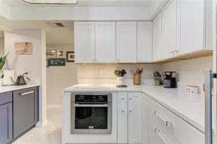 2121 Wood St, Sarasota, FL 34237 - Photo 12