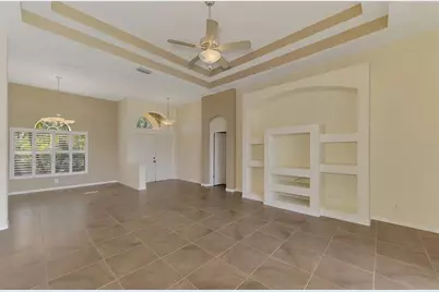 6721 Carlyle Lane, Sarasota, FL 34243 - Photo 8