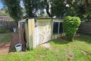 900 Bokhara Pl, Sarasota, FL 34232 - Photo 18