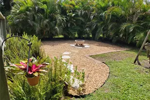 900 Bokhara Pl, Sarasota, FL 34232 - Photo 20