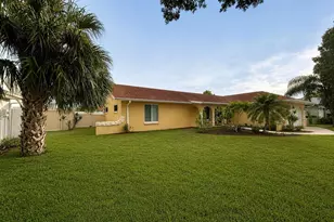 6007 9th Ave W, Bradenton, FL 34209 - Photo 1