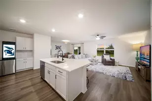 3471 Hilltop Cir, Bradenton, FL 34211 - Photo 2