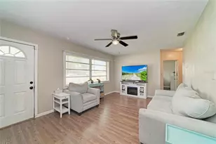 5423 21st St W, Bradenton, FL 34207 - Photo 10