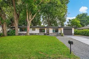 2410 Valencia Dr, Sarasota, FL 34239 - Photo 2