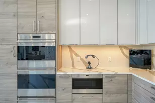 401 Quay Commons, Sarasota, FL 34236 - Photo 22