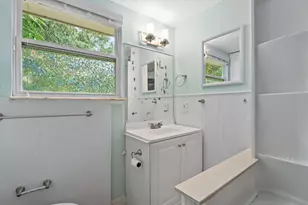 4225 Swift Rd, Sarasota, FL 34231 - Photo 12