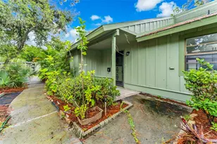 5014 Barrington Cir, Sarasota, FL 34234 - Photo 2