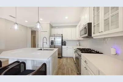6423 Positano Court, Sarasota, FL 34243 - Photo 14
