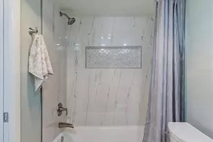 7461 W Country Club Dr N, Sarasota, FL 34243 - Photo 38