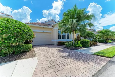7751 33rd Street E, Sarasota, FL 34243 - Photo 4
