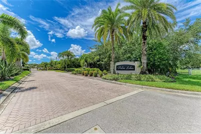 7751 33rd Street E, Sarasota, FL 34243 - Photo 2
