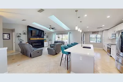 2461 Gold Oak Court E, Sarasota, FL 34232 - Photo 10