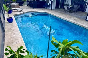 2461 Gold Oak Ct E, Sarasota, FL 34232 - Photo 2