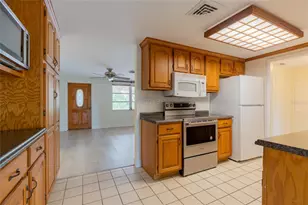 605 Barnes Pkwy, Nokomis, FL 34275 - Photo 12