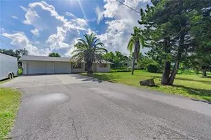 605 Barnes Pkwy, Nokomis, FL 34275 - Photo 4