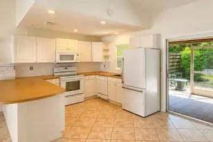 5731 Westwind Ln, Sarasota, FL 34231 - Photo 4