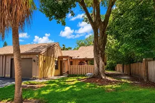 5731 Westwind Ln, Sarasota, FL 34231 - Photo 2
