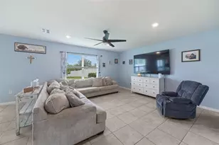1007 Golden Shiner Ave, Ruskin, FL 33570 - Photo 10