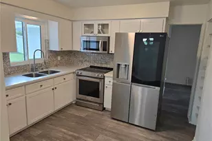 5420 Starwood Pl, Sarasota, FL 34232 - Photo 6