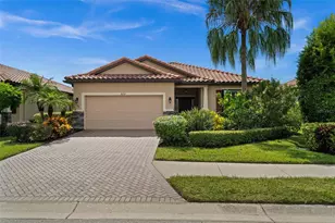 8212 36th St E, Sarasota, FL 34243 - Photo 1