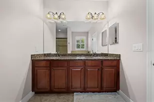 8212 36th St E, Sarasota, FL 34243 - Photo 24