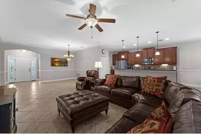 8212 36th Street E, Sarasota, FL 34243 - Photo 8