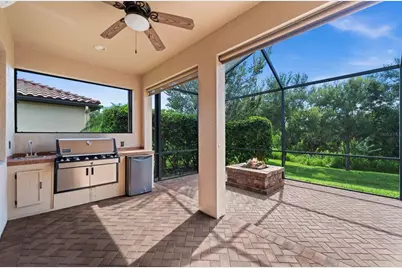 8212 36th Street E, Sarasota, FL 34243 - Photo 32