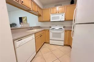 626 Bird Bay Dr S, Venice, FL 34285 - Photo 6