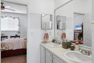 5001 Baraldi Cir, Sarasota, FL 34235 - Photo 16