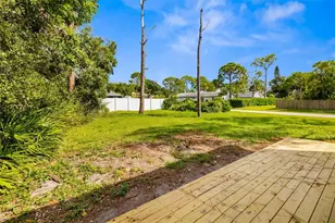 2004 Wood Hollow Pl, Sarasota, FL 34235 - Photo 42