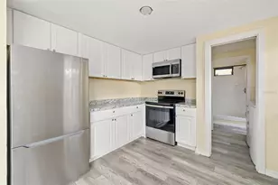 2004 Wood Hollow Pl, Sarasota, FL 34235 - Photo 14
